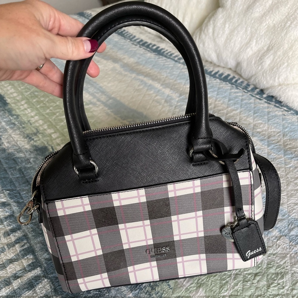 Guess Crossbody purse